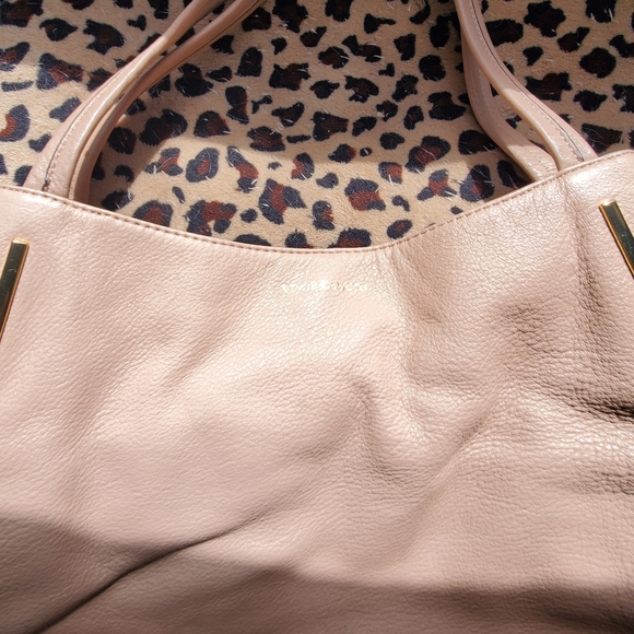 ***PRICE DROPPED***Vince Caputo blush colored handbag - Picture 4 of 4